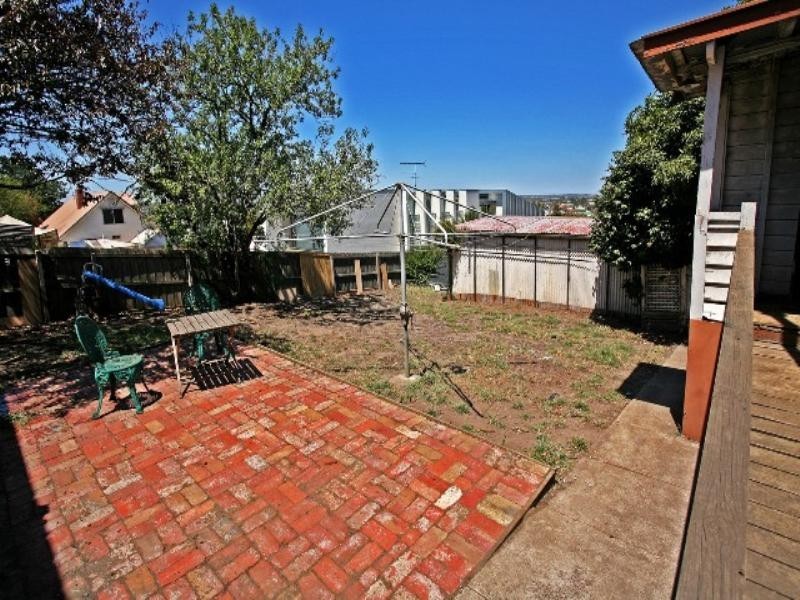 290 Pakington Street, Newtown VIC 3220