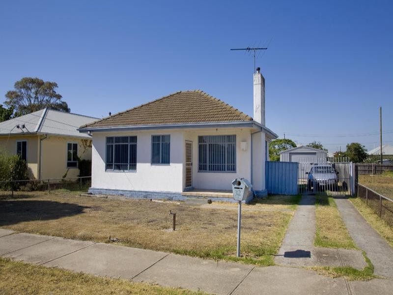 32 Pettitt Crescent, Norlane VIC 3214