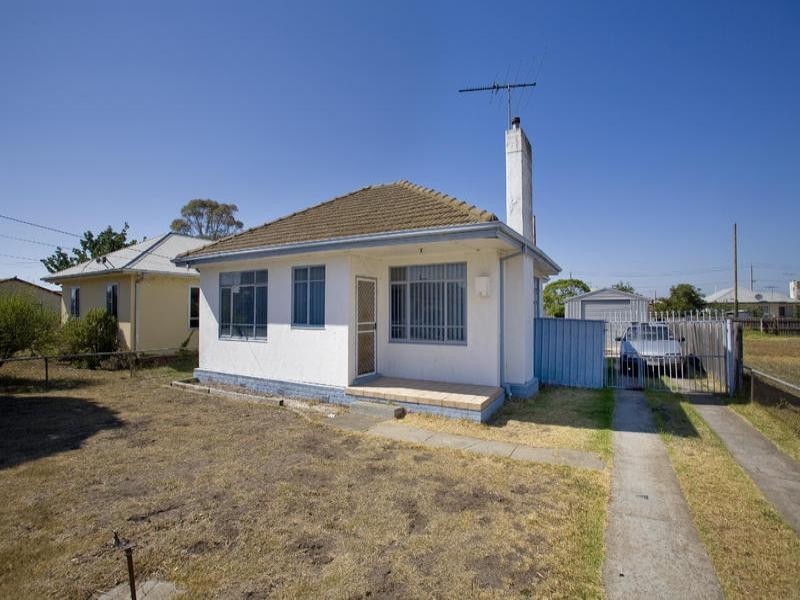 32 Pettitt Crescent, Norlane VIC 3214
