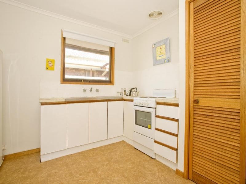 77 Solar Drive, Whittington VIC 3219