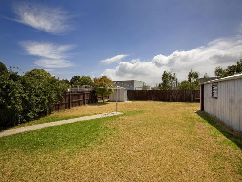 77 Solar Drive, Whittington VIC 3219