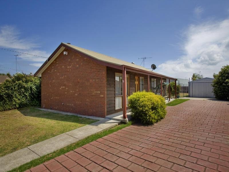 77 Solar Drive, Whittington VIC 3219