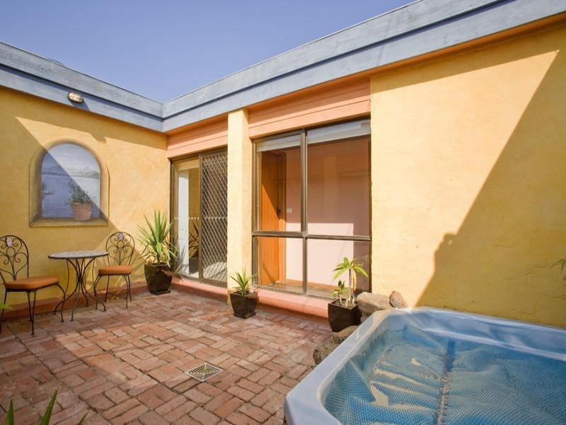 46 Buckingham Road, Newtown VIC 3220