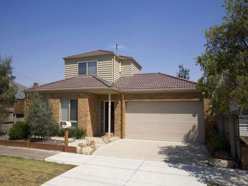 36 Cosgrove Street, Breakwater VIC 3219