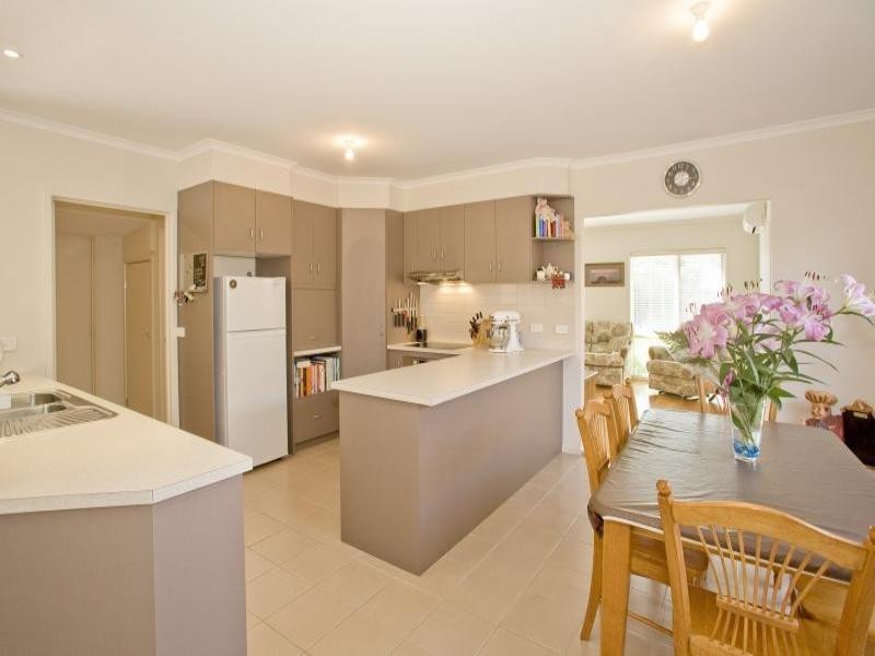 36 Cosgrove Street, Breakwater VIC 3219