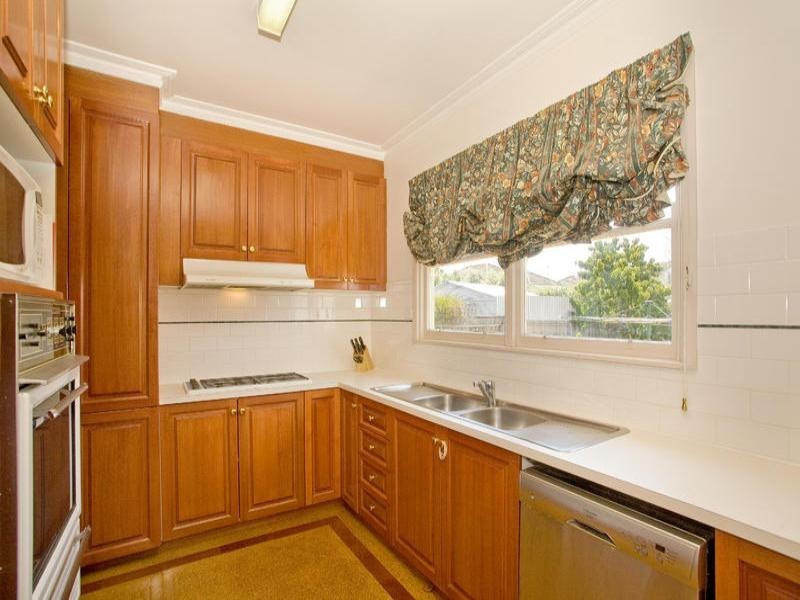 4 Sycamore Street, Hamlyn Heights VIC 3215