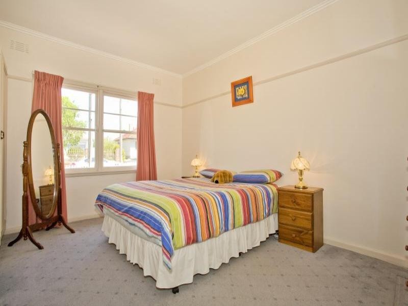 4 Sycamore Street, Hamlyn Heights VIC 3215