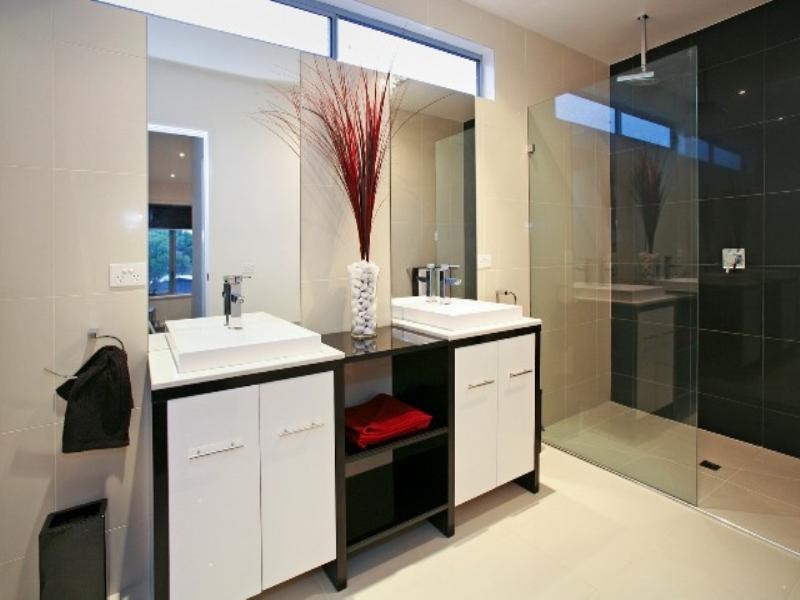 8 Rankin Road, Herne Hill VIC 3218