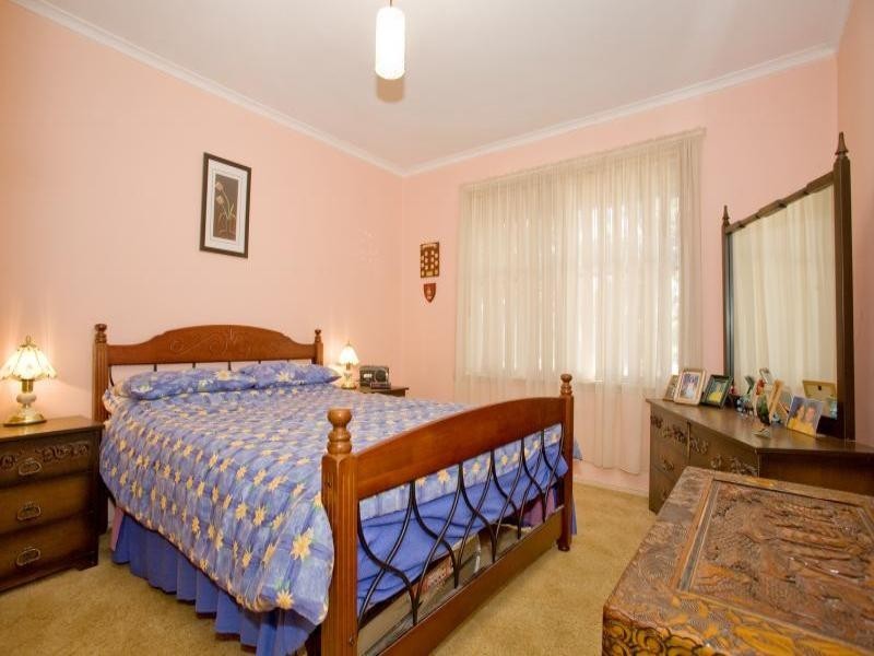9 Mars Court, Newcomb VIC 3219