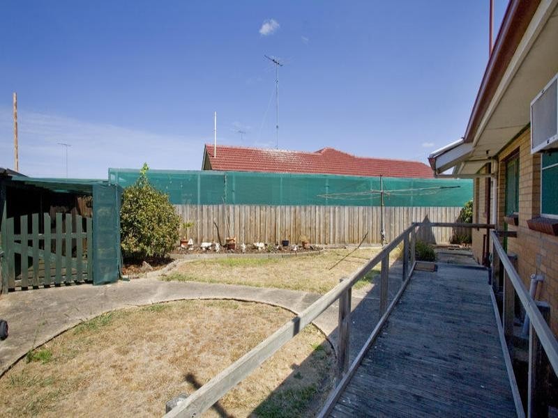 9 Mars Court, Newcomb VIC 3219