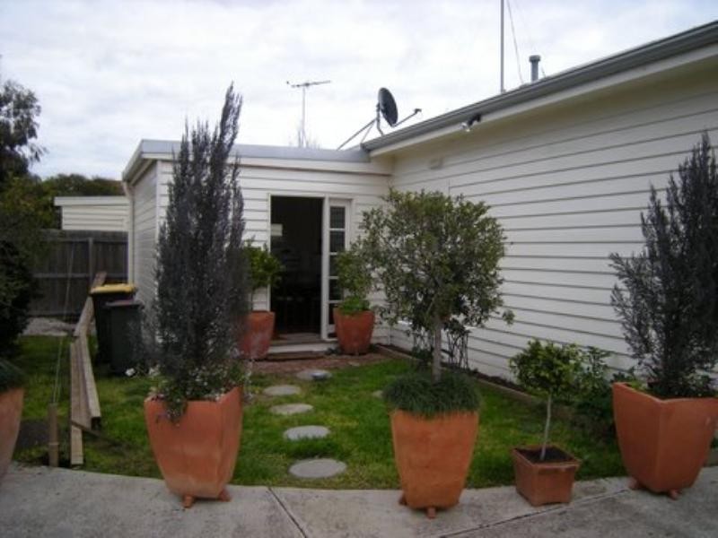 1/11 Addis Street, Geelong West VIC 3218