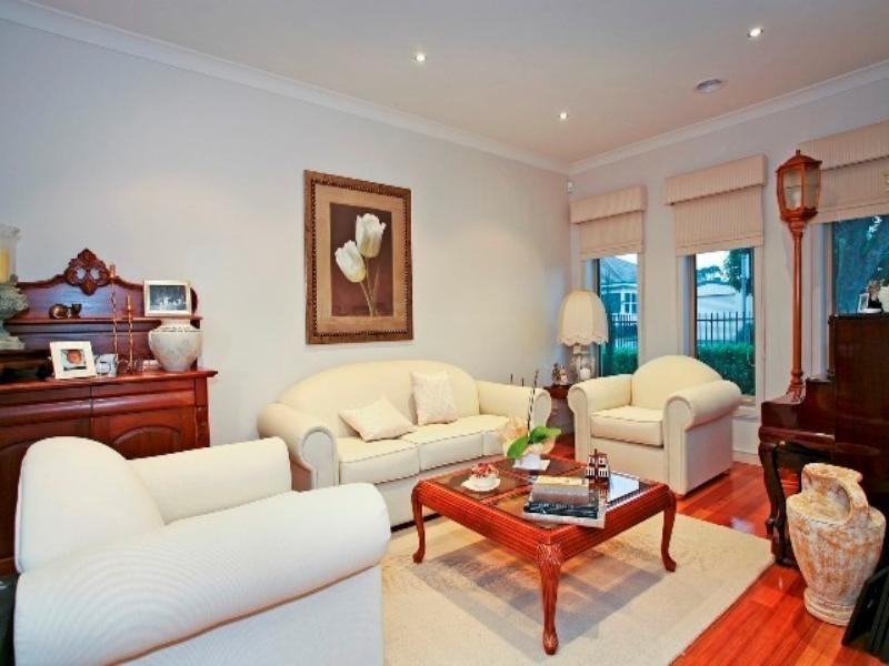 1 Saffron Street, Newtown VIC 3220