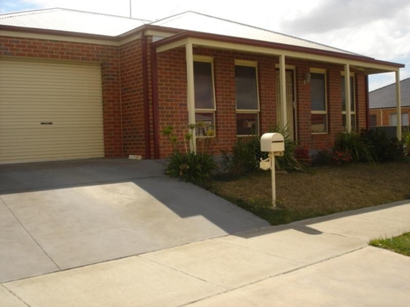 25a Paratone Crescent, St Albans Park VIC 3219