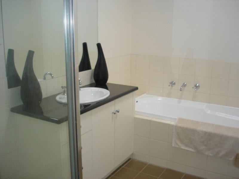 25a Paratone Crescent, St Albans Park VIC 3219