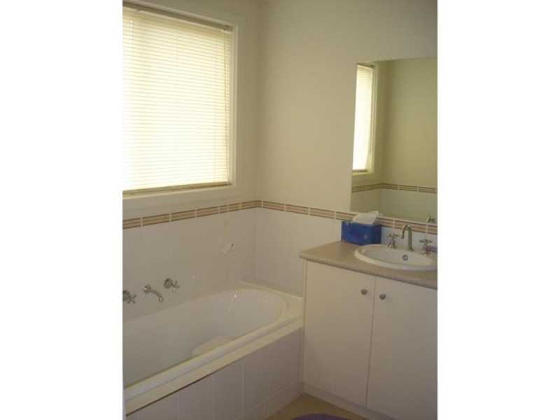 13 Yalloak Street, Norlane VIC 3214