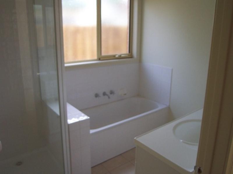 1A Kinross Street, Belmont VIC 3216