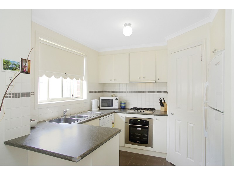 1/18 Roseview Way, St Albans Park VIC 3219