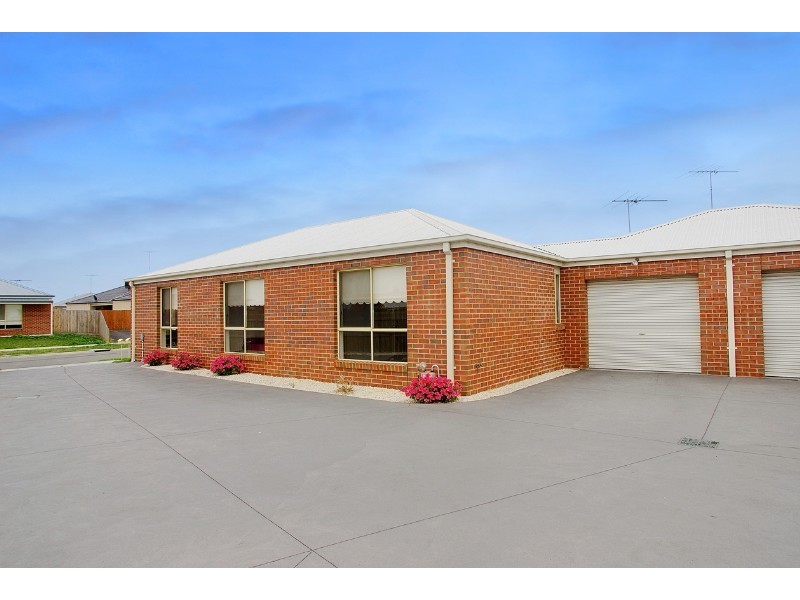 1/18 Roseview Way, St Albans Park VIC 3219