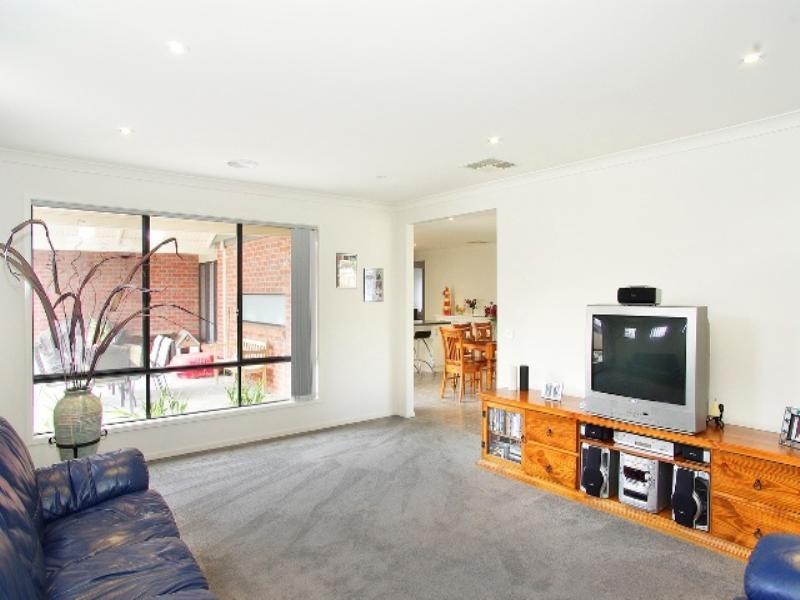 29 Morrow Crescent, Leopold VIC 3224