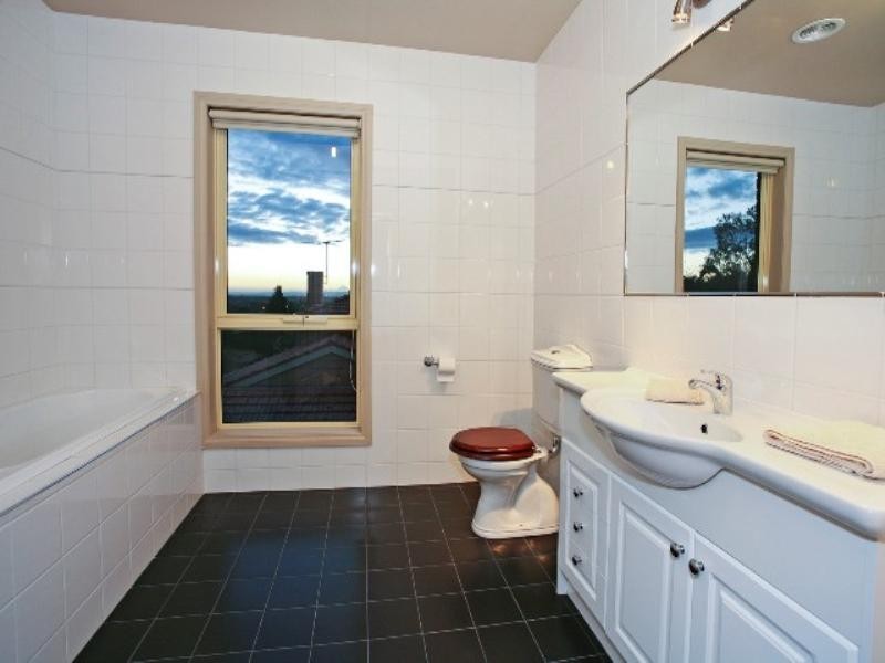 28 Viewbay Drive, Leopold VIC 3224