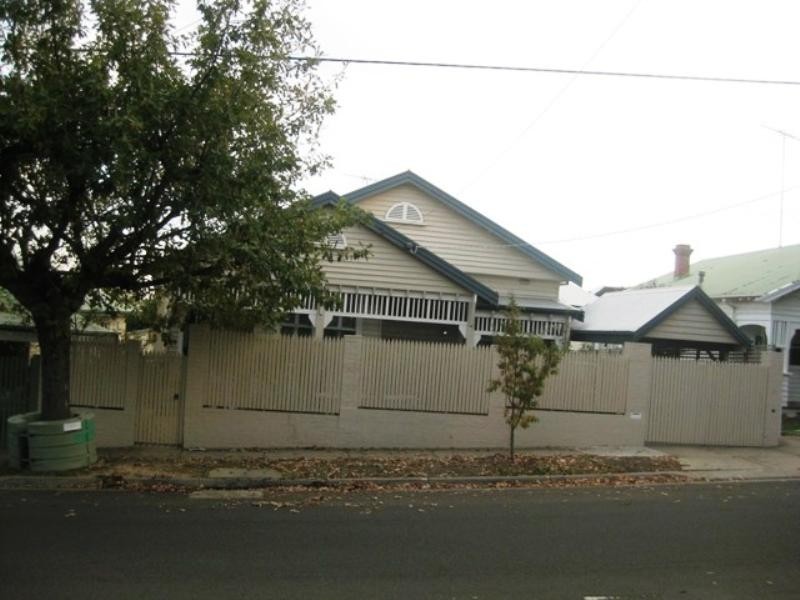 7 Laurel Bank Parade, Newtown VIC 3220