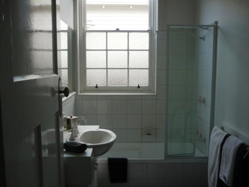 7 Laurel Bank Parade, Newtown VIC 3220