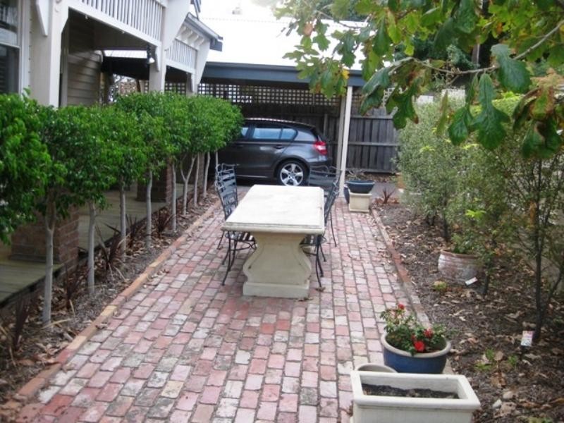 7 Laurel Bank Parade, Newtown VIC 3220