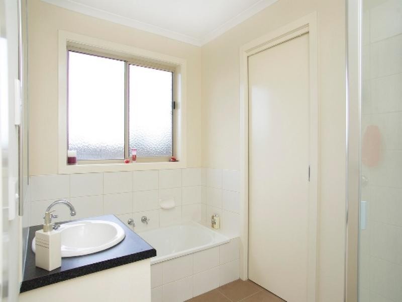 2/8 Norberry Court, Corio VIC 3214