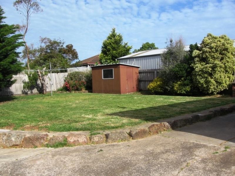 2 Emmy Court, Grovedale VIC 3216