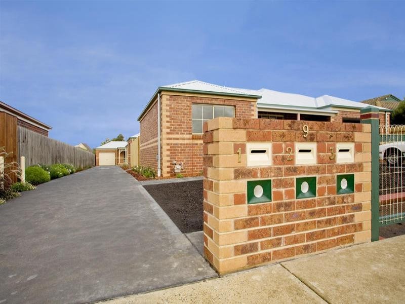 1,2,3/9 Heyers Road, Grovedale VIC 3216