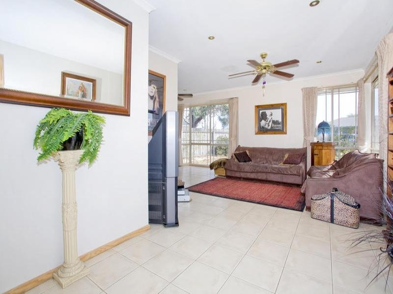 23 Carbine Drive, St Albans Park VIC 3219