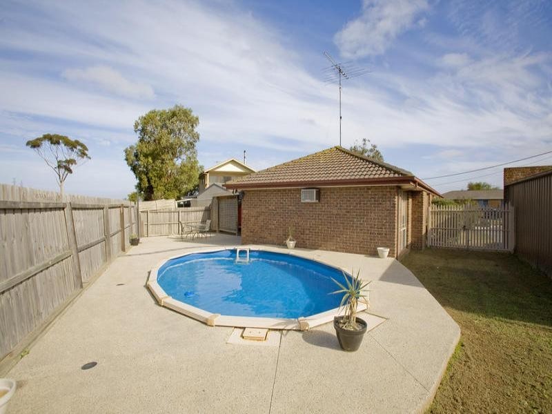 23 Carbine Drive, St Albans Park VIC 3219