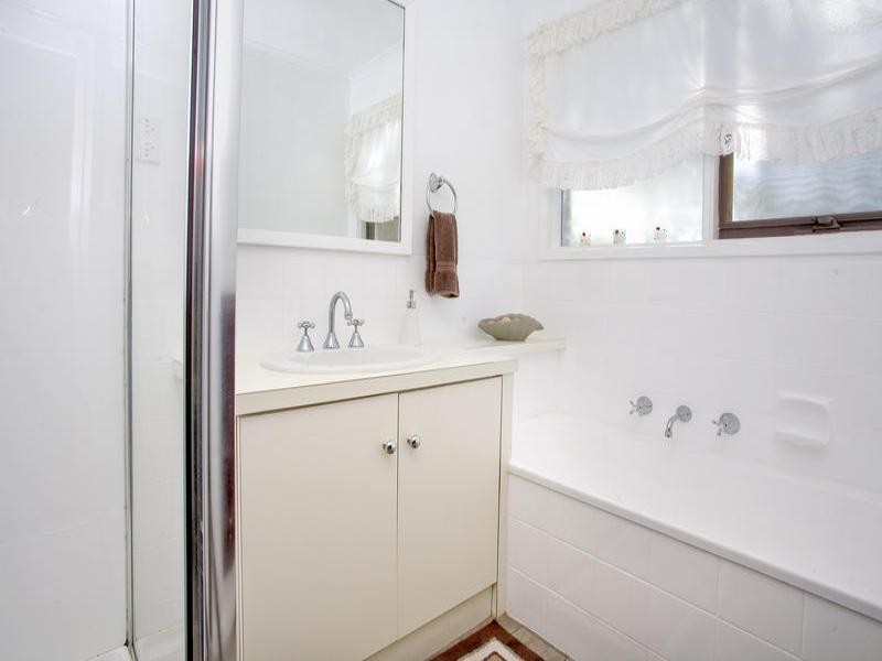 102 Solar Drive, Whittington VIC 3219