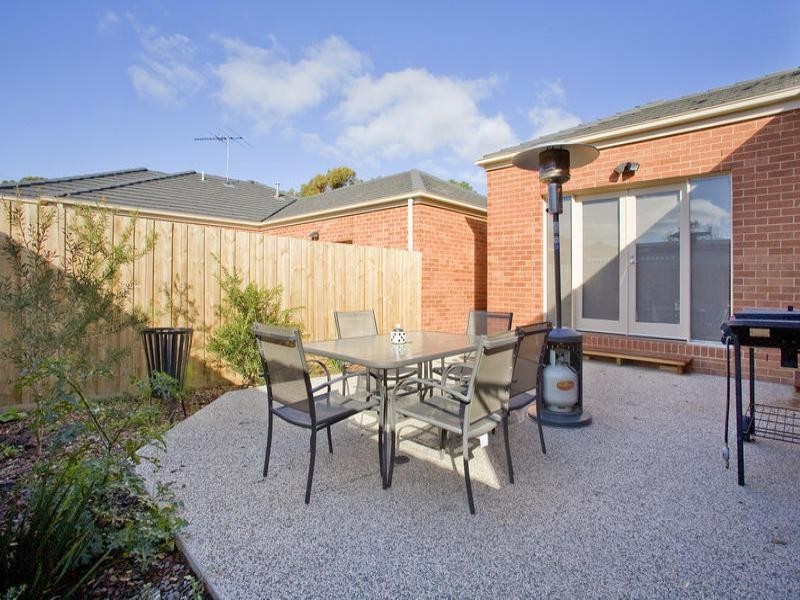 2/14 Francis Street, Belmont VIC 3216