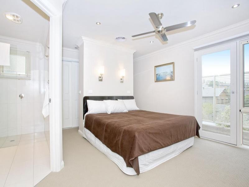 6 Clarke Street, Newtown VIC 3220