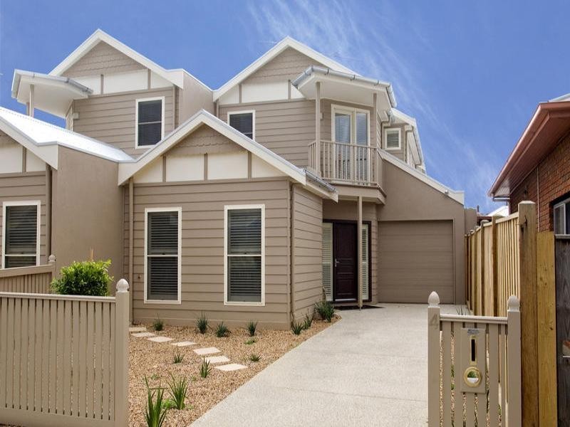 4 Clarke Street, Newtown VIC 3220