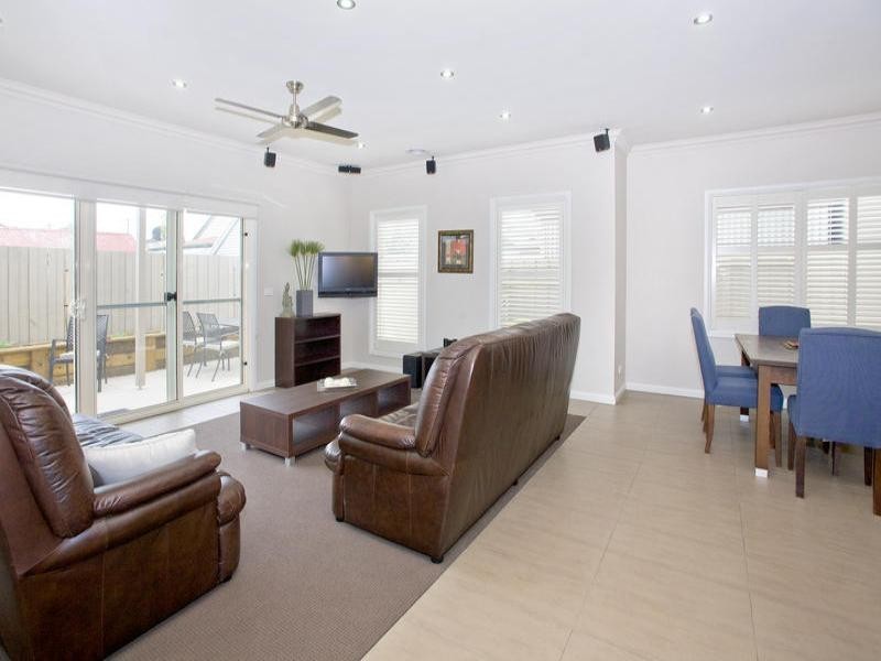 4 Clarke Street, Newtown VIC 3220