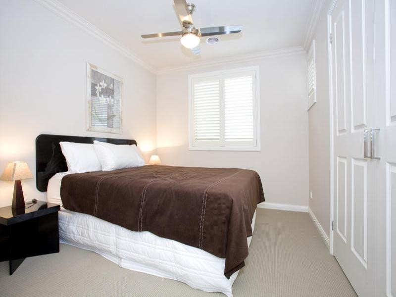 4 Clarke Street, Newtown VIC 3220