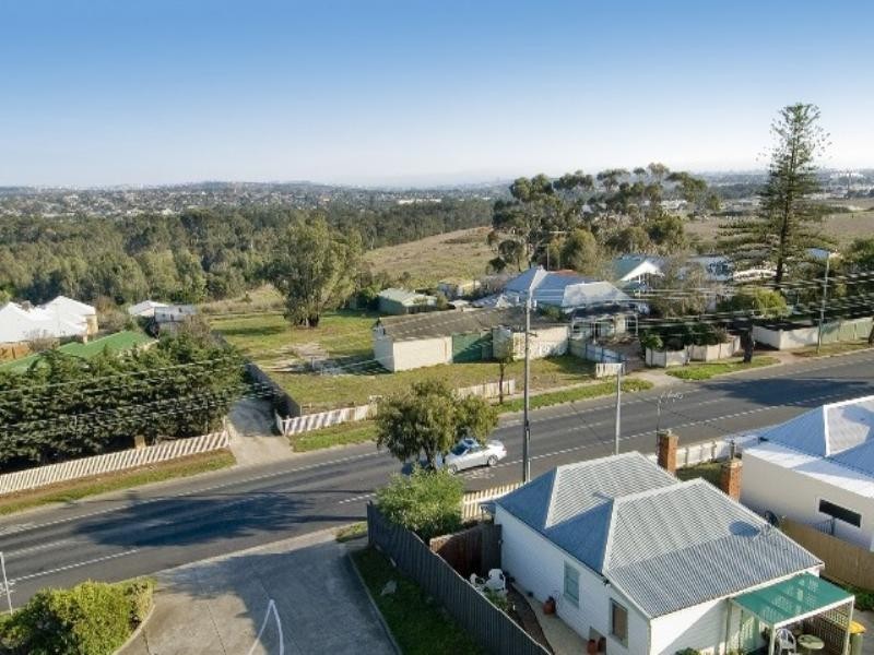 58a and 58b Tucker Street, Breakwater VIC 3219