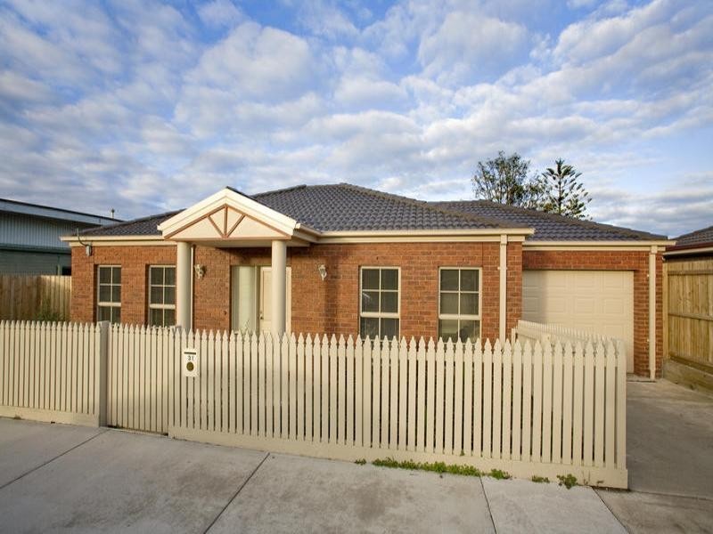 31 Glenfine Avenue, Hamlyn Heights VIC 3215