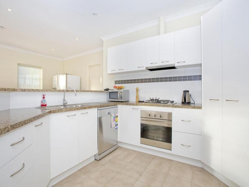 31 Glenfine Avenue, Hamlyn Heights VIC 3215