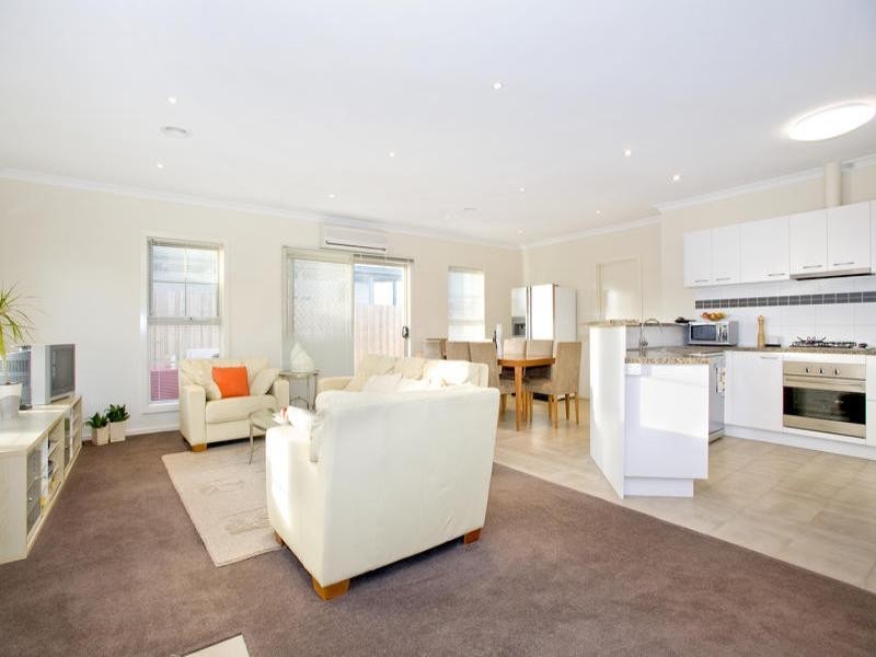 31 Glenfine Avenue, Hamlyn Heights VIC 3215