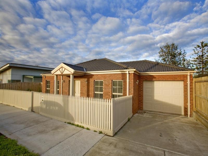 31 Glenfine Avenue, Hamlyn Heights VIC 3215