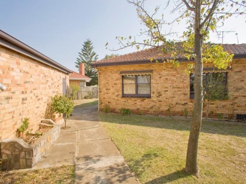 1 Grace Court, Herne Hill VIC 3218