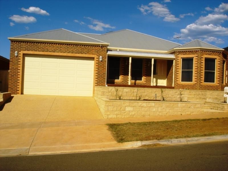 11 Merlot Street, Waurn Ponds VIC 3216