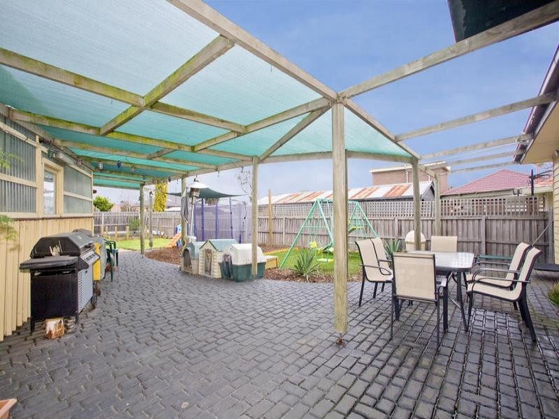 8 Glover Street, Newcomb VIC 3219