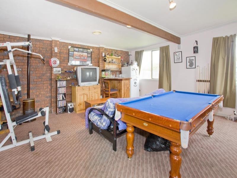 8 Glover Street, Newcomb VIC 3219