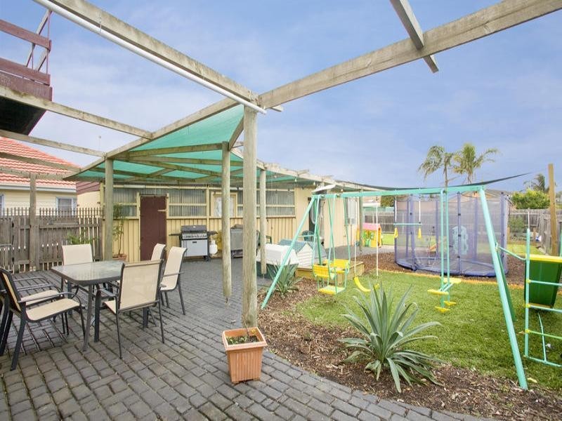 8 Glover Street, Newcomb VIC 3219