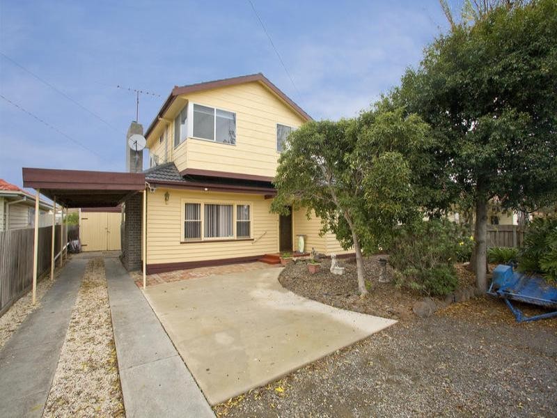 8 Glover Street, Newcomb VIC 3219