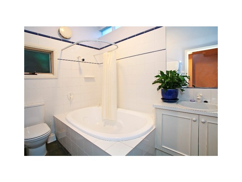 87 Waratah Street, Geelong West VIC 3218